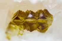 Bariopharmakosiderit-06