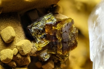 Bariopharmakosiderit-18