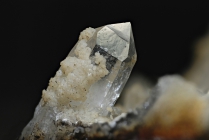 Calcit -3b auf Quarz - Calamita