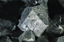 Magnetit -6 Ginevro BB 5mm